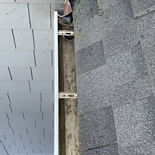 Professional-Gutter-Cleaning-Performed-in-Brecksville-Ohio 1